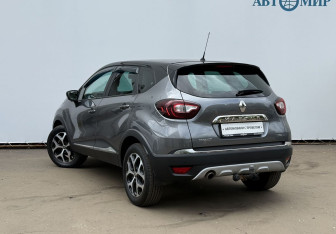Подержанный автомобиль Renault Kaptur 2017 года (7 фото)
