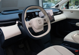 Подержанный автомобиль Zeekr X 2023 года (12 фото)