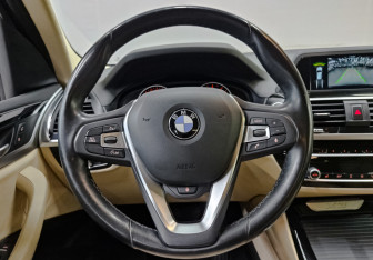 Подержанный автомобиль BMW X3 2019 года (22 фото)