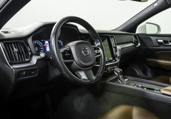 Подержанный автомобиль Volvo S60 2020 года (11 фото)