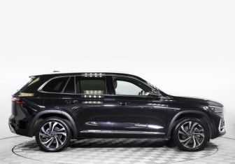 Подержанный автомобиль Geely Monjaro 2023 года (4 фото)