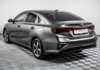 Подержанный автомобиль Kia Cerato Sedan 2019 года (7 фото)