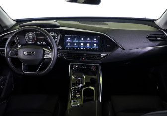 Подержанный автомобиль Geely Tugella 2022 года (12 фото)