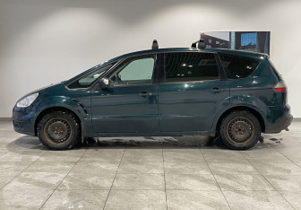 Подержанный автомобиль Ford S-MAX 2006 года (8 фото)
