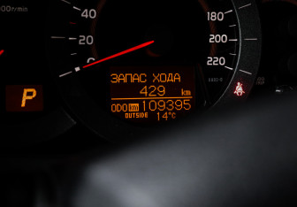 Подержанный автомобиль Toyota RAV4 2011 года (11 фото)