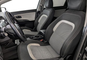 Подержанный автомобиль Kia Ceed Wagon 2017 года (20 фото)