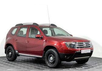 Подержанный автомобиль Renault Duster 2012 года (3 фото)