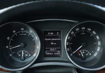 Подержанный автомобиль Skoda Superb Liftback 2013 года (11 фото)