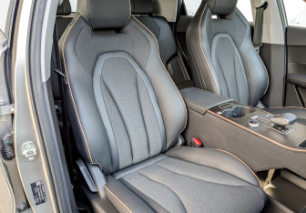 Подержанный автомобиль Omoda C5 2024 года (22 фото)