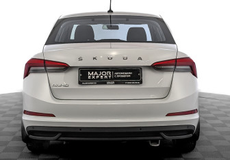 Подержанный автомобиль Skoda Rapid Liftback 2021 года (6 фото)