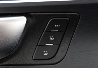 Подержанный автомобиль Changan UNI-K 2023 года (17 фото)