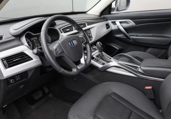 Подержанный автомобиль Geely Atlas 2017 года (16 фото)