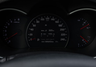 Подержанный автомобиль Kia Sorento 2013 года (10 фото)