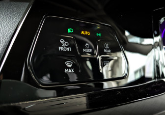 Подержанный автомобиль Volkswagen Golf Hatchback 2020 года (26 фото)
