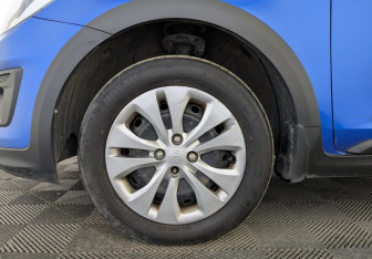 Подержанный автомобиль Kia Rio Hatchback 2019 года (18 фото)