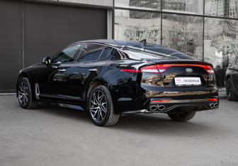 Подержанный автомобиль Kia Stinger 2021 года (6 фото)