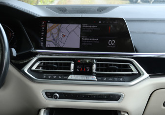 Подержанный автомобиль BMW X6 2021 года (16 фото)