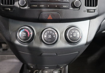 Подержанный автомобиль Hyundai Elantra Sedan 2008 года (17 фото)