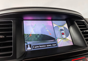 Подержанный автомобиль Nissan Pathfinder 2014 года (23 фото)