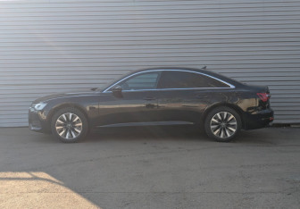 Подержанный автомобиль Audi A6 Sedan 2021 года (8 фото)