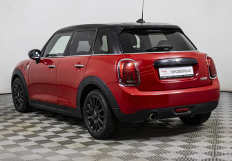 Подержанный автомобиль MINI Hatch 2020 года (7 фото)