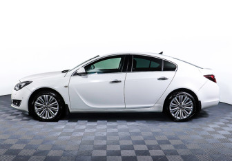 Подержанный автомобиль Opel Insignia Sedan 2014 года (16 фото)