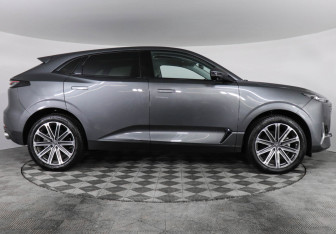 Подержанный автомобиль Changan UNI-K 2023 года (4 фото)