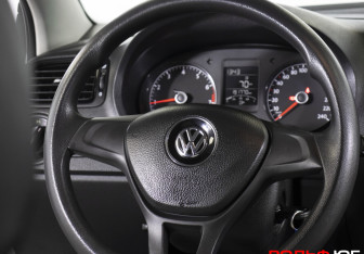 Подержанный автомобиль Volkswagen Polo Sedan 2017 года (16 фото)