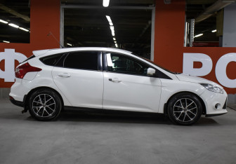 Подержанный автомобиль Ford Focus Hatchback 2011 года (4 фото)