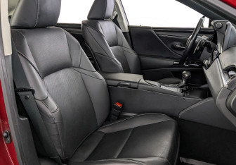 Подержанный автомобиль Lexus ES 2021 года (24 фото)