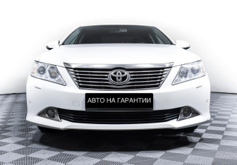 Подержанный автомобиль Toyota Camry Sedan 2014 года (2 фото)