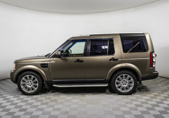Подержанный автомобиль Land Rover Discovery 2013 года (8 фото)