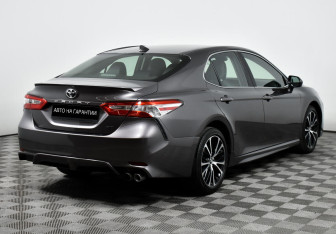 Подержанный автомобиль Toyota Camry Sedan 2020 года (5 фото)