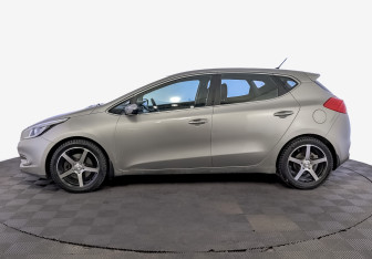 Подержанный автомобиль Kia Ceed Hatchback 2014 года (8 фото)