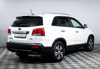 Подержанный автомобиль Kia Sorento 2012 года (5 фото)
