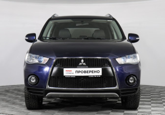 Подержанный автомобиль Mitsubishi Outlander 2010 года (2 фото)