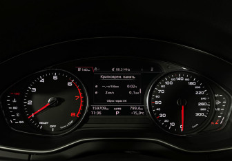 Подержанный автомобиль Audi Q5 2018 года (11 фото)