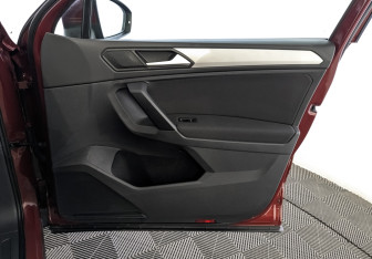 Подержанный автомобиль Volkswagen Tiguan 2018 года (25 фото)