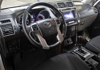 Подержанный автомобиль Toyota Land Cruiser Prado 2016 года (16 фото)