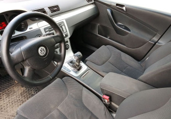 Подержанный автомобиль Volkswagen Passat Wagon 2008 года (13 фото)