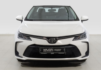 Подержанный автомобиль Toyota Corolla Sedan 2019 года (2 фото)