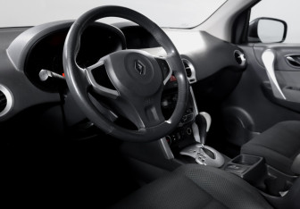 Подержанный автомобиль Renault Koleos 2010 года (14 фото)