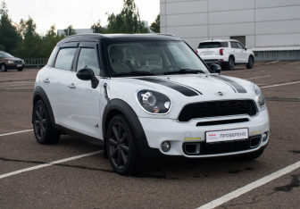 Подержанный автомобиль MINI Countryman 2013 года (3 фото)