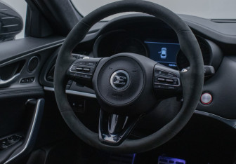 Подержанный автомобиль Kia Stinger 2019 года (15 фото)