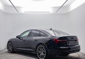 Подержанный автомобиль Audi A6 Sedan 2018 года (7 фото)