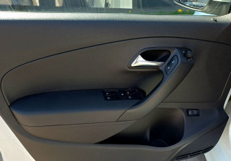 Подержанный автомобиль Volkswagen Polo Sedan 2016 года (16 фото)