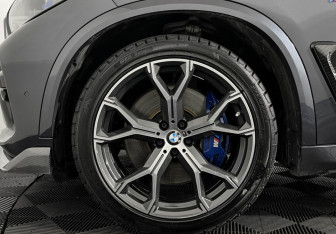 Подержанный автомобиль BMW X5 2020 года (7 фото)
