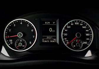 Подержанный автомобиль Volkswagen Tiguan 2015 года (13 фото)