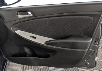 Подержанный автомобиль Hyundai Solaris Sedan 2014 года (24 фото)