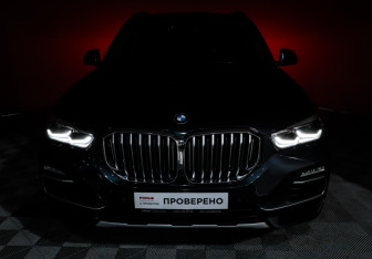 Подержанный автомобиль BMW X5 2019 года (30 фото)